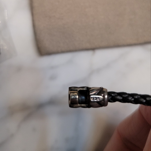 ***SOLD*David yurman Onyx braided leather bracelet - Picture 9 of 10